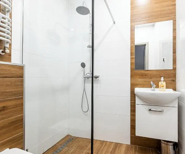 Przy Plazy 公寓式酒店 3*