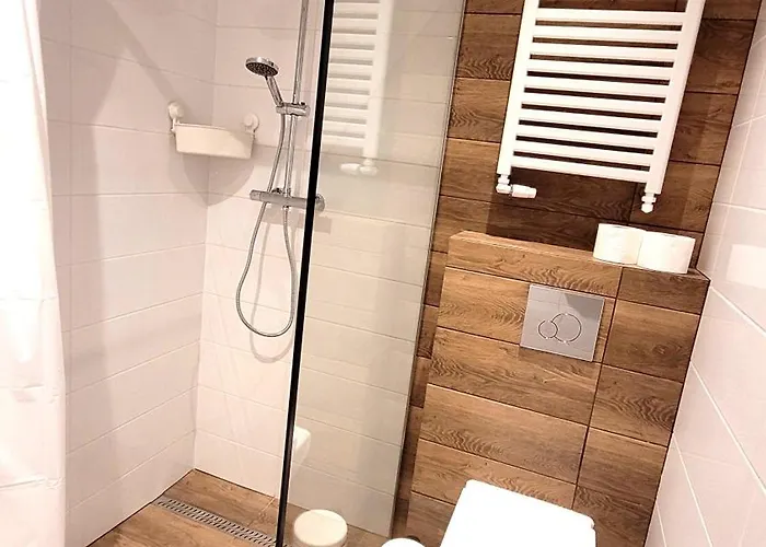 Przy Plazy 公寓式酒店 3*