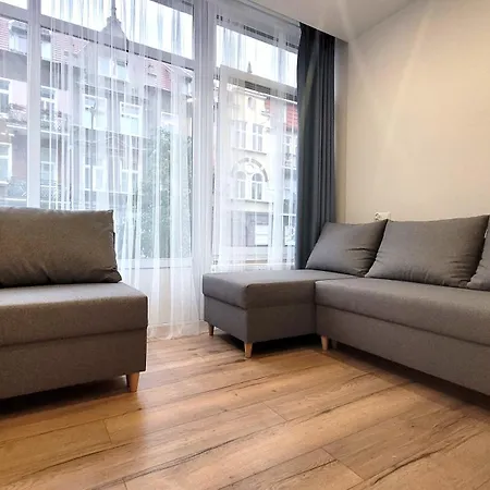 Przy Plazy מלון דירות